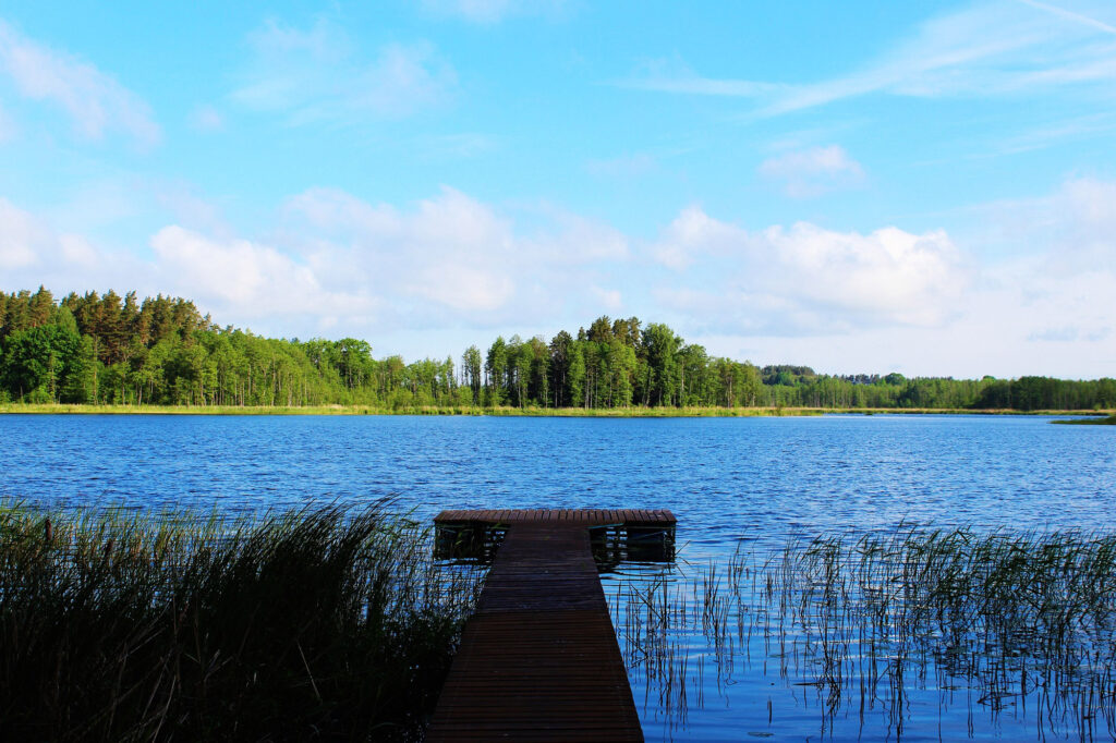 Lake Bild: Pixabay / Spotsoflight