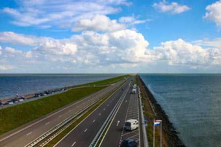 Der Afsluitdijk am IJsselmeer, Foto: pixabay, Noverodus