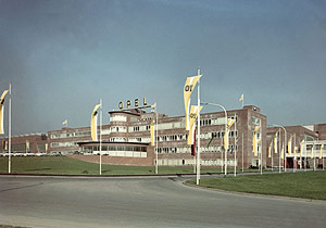 Das neue Opel-Werk in Bochum, 1962 by GM Company