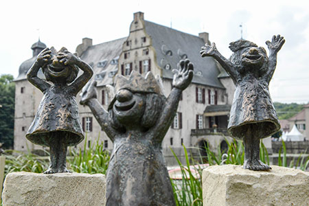 Skulpturen im Park von Schloss Bodelschwingh, Foto: Gartenflair