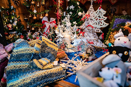 Handwerksarbeiten auf dem Weihnachtsmarkt Herne, Foto: Stadtmarketing Herne GmbH - Isabel Diekmann