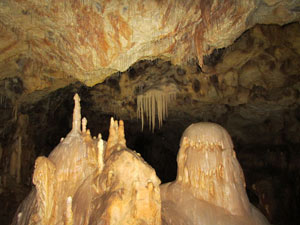 In der Tropfsteinhöhle, Foto: Pixabay,Paul Cosmin