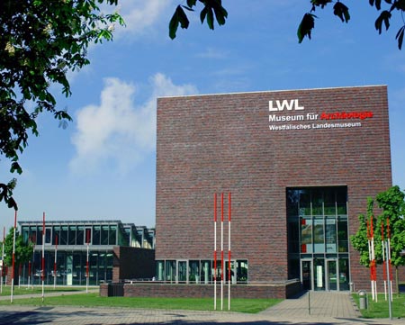Frontansicht des LWL-Museums in Herne, Foto - LWL / Kalus