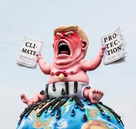 XXL-Karikatur:Tilly-Team, Protestfigur zum G20-Gipfel in Hamburg, 2017 © Maria Feck/ Greenpeace