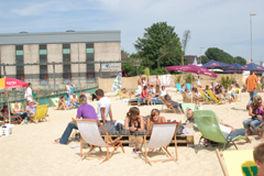 Der neue Strand im Ruhrgebiet: die Cranger Küste am Kirmesplatz in Wanne-Eickel