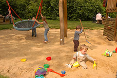 Der Spielplatz im Herner Stadtpark bietet Spielspaß für die ganze Familie