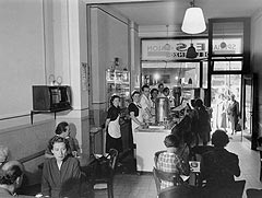 Die Traditions-Eisdiele De Lorenzo in Witten in den 1960er Jahren. Foto: privat