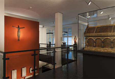 Ausstellungsstücke und Blick ins Museum, Foto: Anne Gold, Aachen