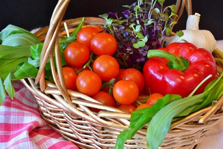 Korb mit Gemüse, Foto: pixabay/RitaE