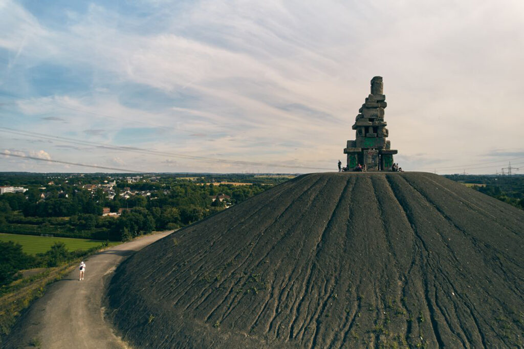 Die Halde Rheinelbe mit Aussicht
Bild: Ruhr Tourismus GmbH /  Lukas Wiegand